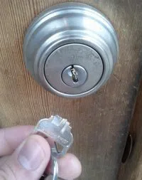 Granada Hills Locksmiths Granada Hills, CA 818-736-0443 - key-broke-in-lock